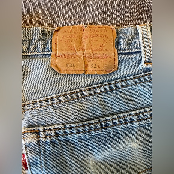 Levi’s 501 cut-off shorts, size 32 - Picture 2 of 2